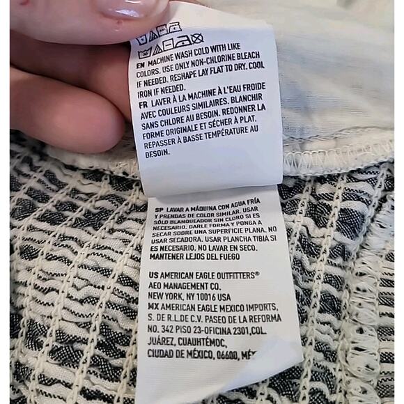 Y2K 70s Boho Striped Crop Halter – Small (30″ bust, 15″ length) - Picture 6 of 7